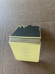 SAMSUNG Galaxy flip 6 (Paris2024 OLYMPIC edition) – Minor use. REDUCED PRICE!