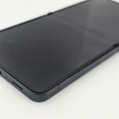 Samsung Galaxy Z Flip 7 (5G) SM-F766U – Unlocked 256GB Jet Black *USED CONDITION