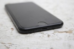 Apple iPhone 7 32GB GSM AT&T 4G LTE Smartphone with 12MP Camera – Jet Black