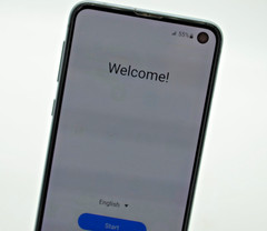 Samsung Galaxy S10e – 128 GB – Prism Black (Unlocked) Smartphone