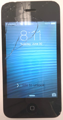 Apple iPhone 4| 3.4&Prime;| 16 GB| 512MB RAM| AT&T| 7.1.2 iOS| A1332| Cracked Screen