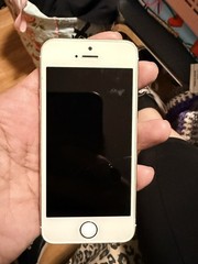 Apple iPhone 5 32GB Gold/White iOS 4in GSM Single SIM 8MP Bluetooth Wi-Fi