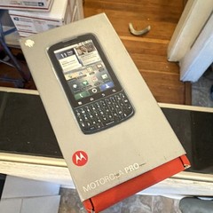 Motorola Droid Pro XT610 Verizon 8GB Black QWERTY Keyboard Android 5MP