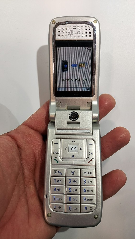 920.LG U880 Very Rare – For Collectors – Unlocked