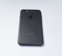 Apple iPhone 7 32GB Black A1778 (AT&T, H2O, Cricket) 4G LTE Smartphone – Good