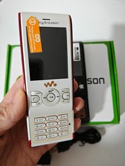 Sony Ericcson Walkman W595 – Black blue white (Unlocked) Cellular Phone