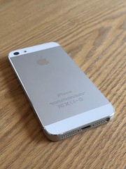 Apple iPhone 5 – 16GB – White & Silver Running iOS 6.1.4 Rare (Unlocked) A1429