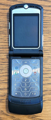 Motorola RAZR V3 – Black ( Cingular / Unlocked ) GSM Flip Phone – Great Shape