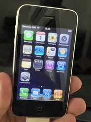 Apple iPhone 3G 8GB 2008 Original With Box and Accessories