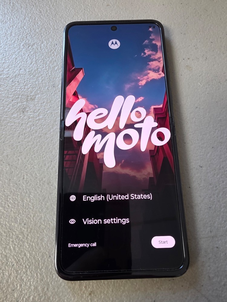 Motorola Razr (2025) XT2553-3 256gb (T-Mobile) *Read*