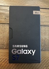 Samsung Galaxy S7 SM-G930V Gold 32GB Verizon Complete Box OEM