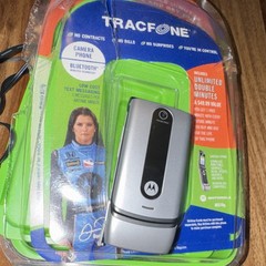 Motorola W376g TracFone Prepaid Flip Phone Bluetooth 0.3MP Camera Silver