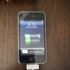 Apple iPhone 3G 8GB Black 3.5in iOS 4.2.1 Smartphone 2MP Unlocked (BAD BATTERY)
