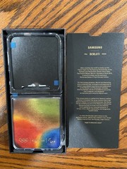 SAMSUNG Galaxy flip 6 (Paris2024 OLYMPIC edition) – Minor use. REDUCED PRICE!