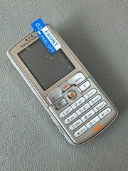 Sony Ericsson W800 Unlocked 2G GSM 900 1800 1900 Cellphone One-year warranty
