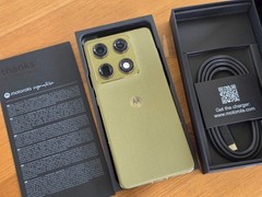 Motorola Signature 512GB Pantone Martini Olive 6.8 Unlocked 5G Android XT2603-2
