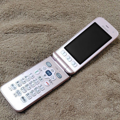 [B] Fujitsu F-01M Pink Japanese Android Flip Phone Unlocked SIM Free VoLTE Japan