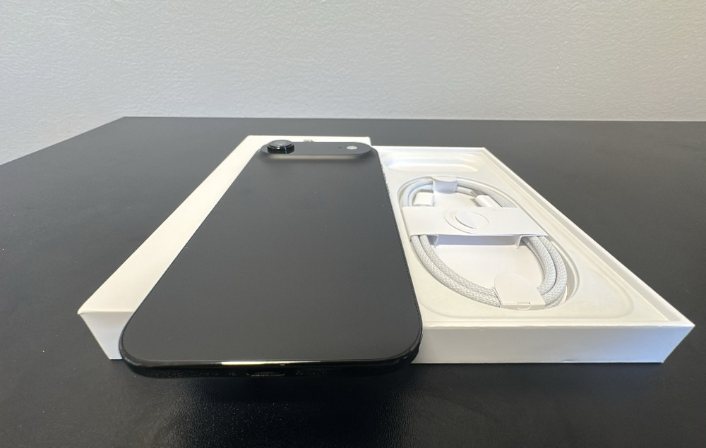 Apple iPhone Air 256GB Black Unlocked Excellent (100% Battery) Original Box 4882