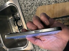 Two iphone 16 pro’s 128gb verizon Both WITH TIKTOK!!!!