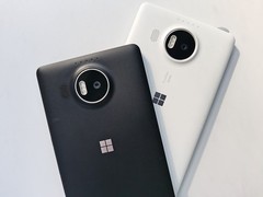 Microsoft Lumia 950 XL – 32 GB – (Unlocked) 5.7&Prime; microSDXC Smartphone