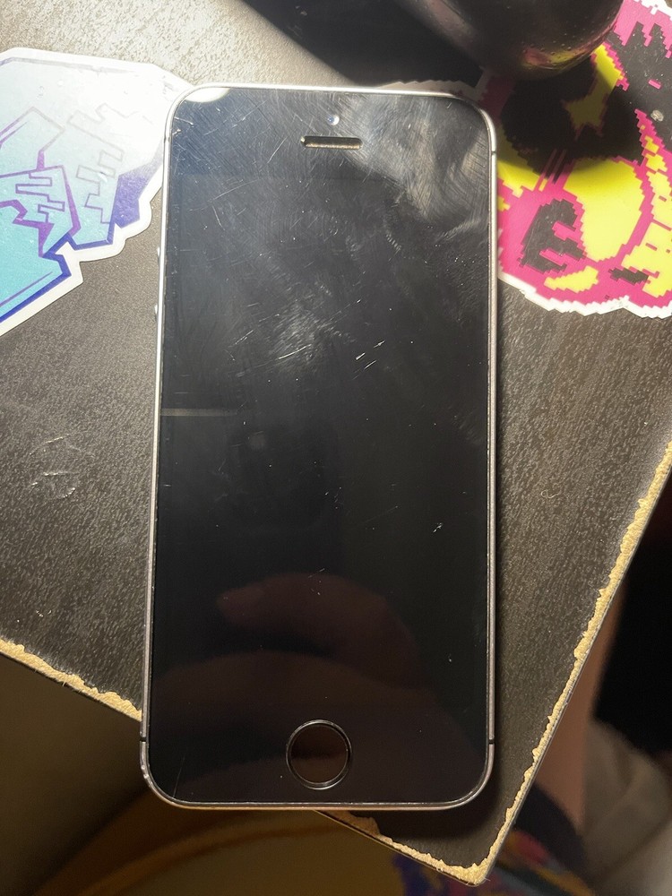 Apple iPhone SE – 32GB – Space Gray (AT&T) A1662 (CDMA + GSM)