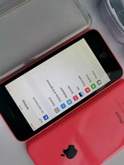 Apple iPhone 5C – 8 GB / 16 GB / 32GB / PINK (Unlocked) English