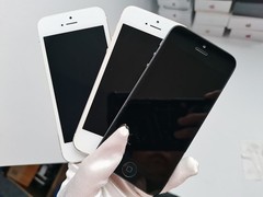 Apple iPhone 5 – Unlocked 16GB / 32GB – iOS 10 – Gold/Black/Silver With Box
