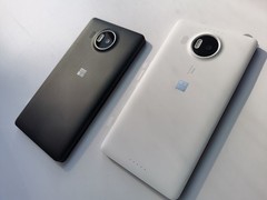 Microsoft Lumia 950 XL – 32 GB – (Unlocked) 5.7&Prime; microSDXC Smartphone
