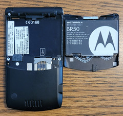 Motorola RAZR V3 – Black ( Cingular / Unlocked ) GSM Flip Phone – Great Shape