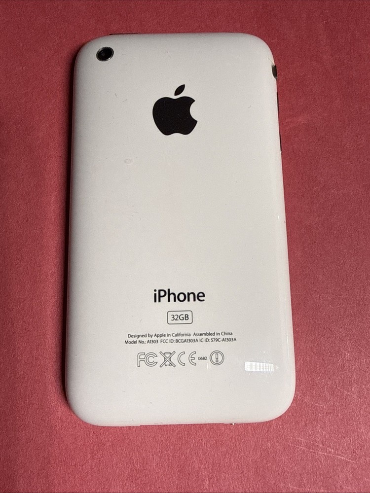 Apple iPhone 3GS 32GB AT&T) A1303 (GSM) Collectible