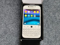 BlackBerry Classic Q20 16GB Factory UNLOCKED(4G) Keyboard Smartphone 90%