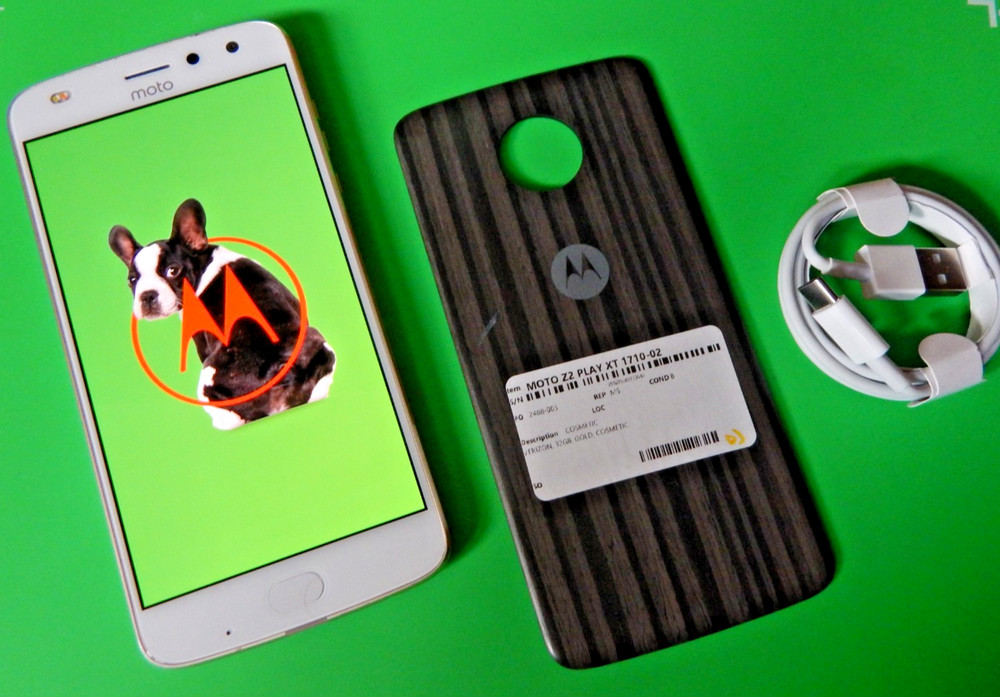 Motorola Moto Z2 Play 32GB XT1710-02 Gold (Verizon Unlocked) FREE BUNDLE & SHIP