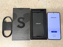 Samsung Galaxy S22+ PLUS 5G 128GB SM-S906U Unlocked GSM CDMA + Zagg Protective