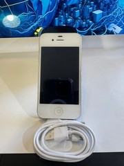 Apple iPhone 4s – 16 GB – White (Unlocked)
