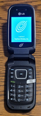 LG 440G / LG440G – Black ( TracFone ) Cellular Flip Phone – 00:00:00 Talk Time