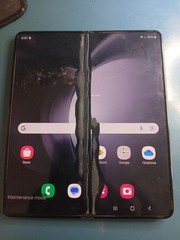 Samsung Galaxy Z Fold5 – 512GB – Black (Unlocked) – NEEDS NEW INNER SCREEN