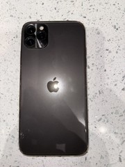 Apple iPhone 11 Pro Max 64GB A2161 Silver Unlocked Very Good Condition + 5 Cases