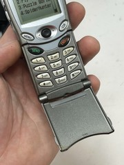 Samsung SCH-T300 – Gray and Black ( Verizon ) Box and Accessories WORKS