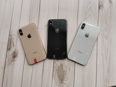 Apple iPhone XS 64GB/256GB – Unlocked -Colours randomly- Good CONDITION Phone