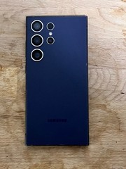 Samsung Galaxy S24 Ultra – 256 GB – Titanium Violet (Unlocked), cracked screen