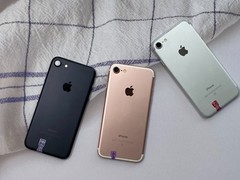 Original Apple iPhone 7 UNLOCKED 32GB 128GB 256GB All Colors (any carrier)