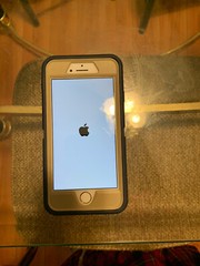 Apple iPhone 7 – 32GB -Gold (Straight Talk) A1660 (CDMA + GSM)