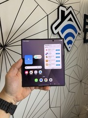 Samsung Galaxy Fold Z 7 Black 512GB Unlocked with Samsung Warranty