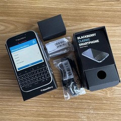 A++ BlackBerry Classic Q20 SQC100-4 16 GB – (Unlocked) 4G Qwerty Keyboard Phone