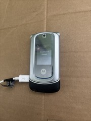 Motorola RAZR VE20 Flip Cellular Phone Black Silver 2.0 MP 2.2&Prime; TFT Color Screen