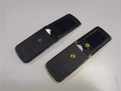 Unlocked Classic Motorola Razr 2 V8 2GB 2.0MP Flip Java Cell Mobile Phone