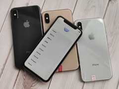 Apple iPhone XS 64GB/256GB – Unlocked -Colours randomly- Good CONDITION Phone