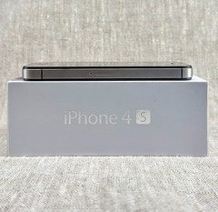 Apple iPhone 4S 8GB Black Smartphone Unlocked iOS 7.0.6 Complete Box CIB A1387