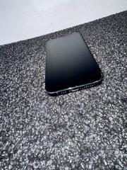 Apple iPhone 13 – 128 GB – Midnight (Unlocked) – DAMAGED