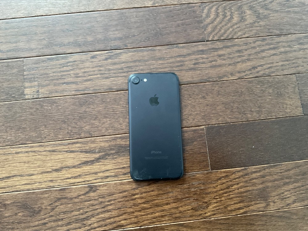 Apple IPhone 7 Open Box Unlocked 128 gigs